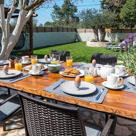 Star Jasmine House Acharavi *